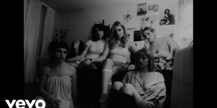 Girl Group – Your Fantasy (Official Video)