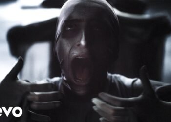 2hollis – Hurt (Official Music Video)