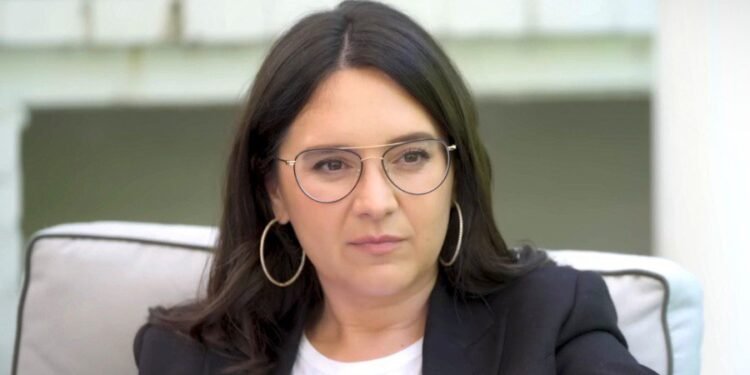60 Minutes Insider Explains Why Some Staffers Are Happy With Bari Weiss