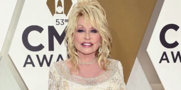 Dolly Parton Was Hospitalized for Kidney, Autoimmune Issues 4 Days Before Her Death: Reports